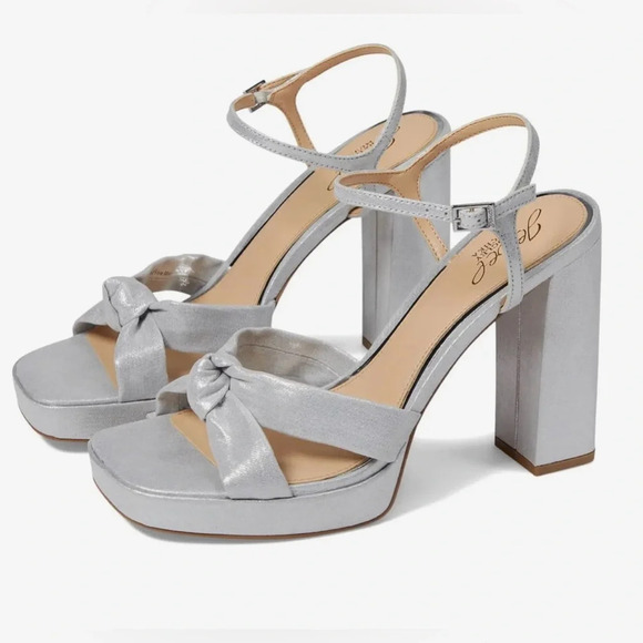 Jewel Badgley Mischka
Women's Valencia Square Toe Evening Platform Sandals.Sz 10 - Picture 1 of 10
